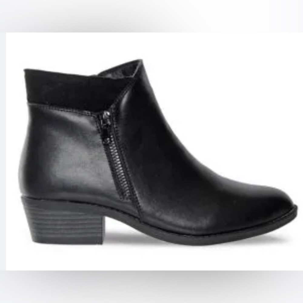 Aqua Diva Black Leather Ankle Boot Side Zip Water Resistant Size 8.5 NWOT